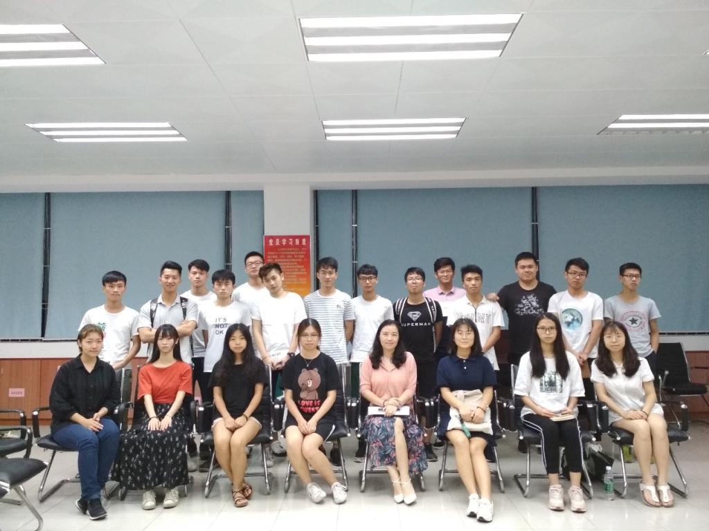 太阳集团官网举行2017级学风考风班风建设交流会3.png