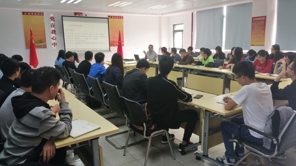 副校长杨敏林为学生党员宣讲习近平总书记视察广东重要讲话精神1.jpg