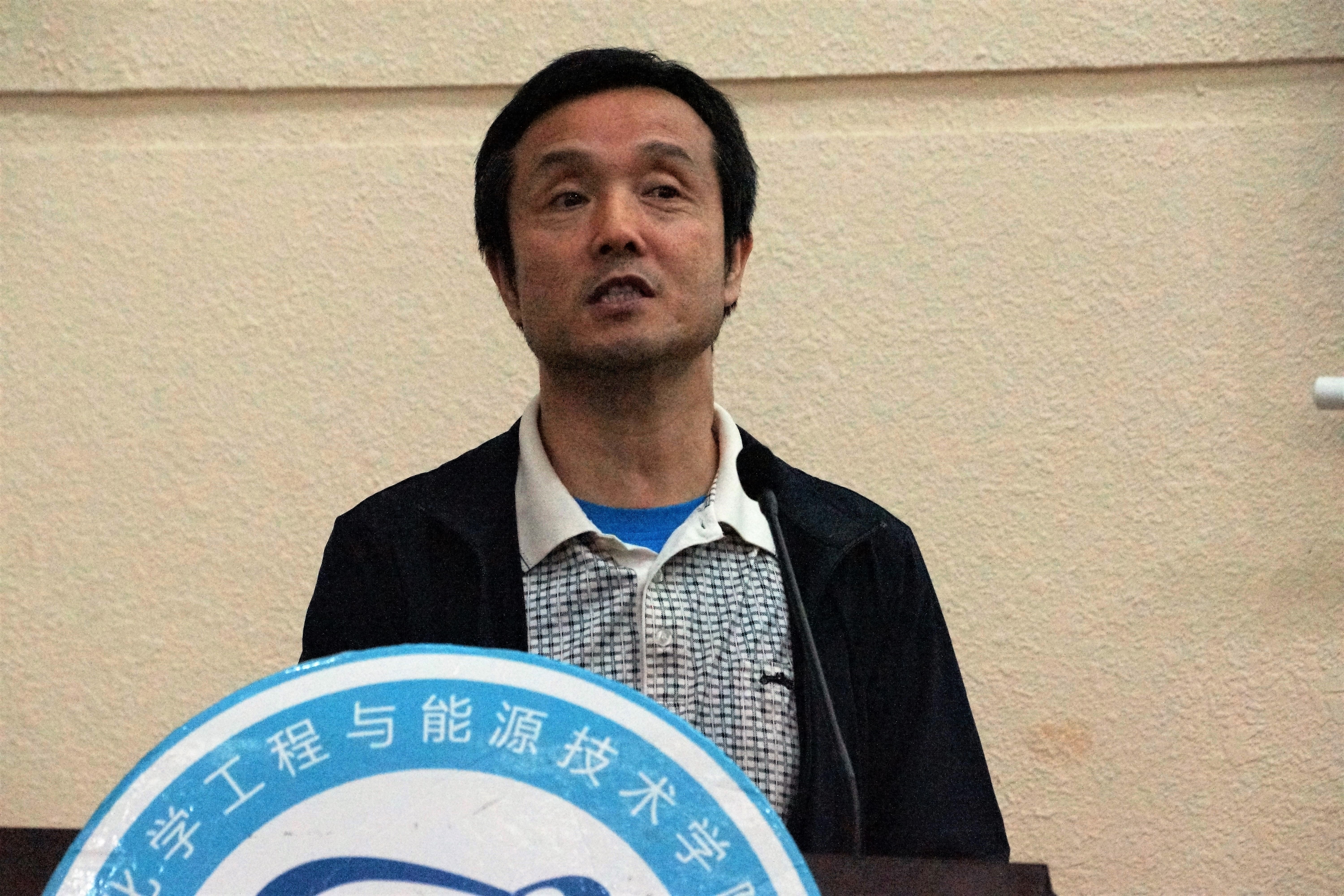 太阳集团官网党总支书记深入学生支部讲党课1.jpg